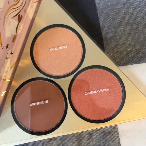 Too Faced Blush/Bronzer Palette - Picture 4 of 4